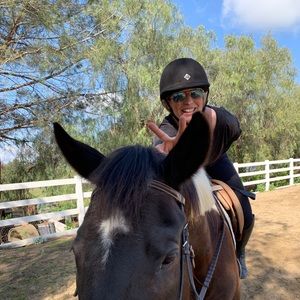 Meet your Posher, Becky